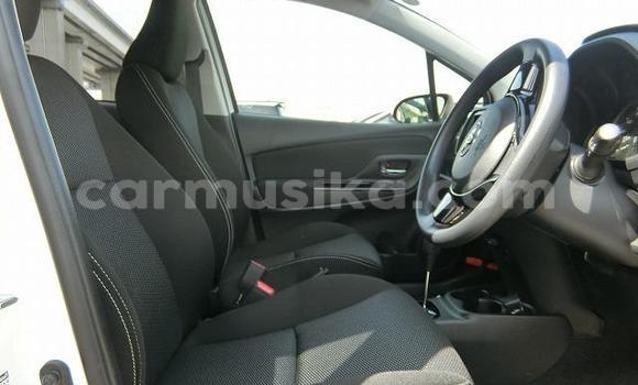 Acheter Occasion Voiture Toyota Vitz Blanc à Beitbridge, Matabeleland South Acheter Occasion Voiture Toyota Vitz Blanc à Beitbridge, Matabeleland South