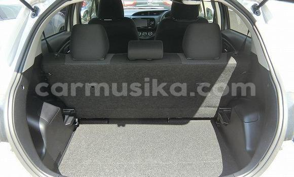 Acheter Occasion Voiture Toyota Vitz Blanc à Beitbridge, Matabeleland South Acheter Occasion Voiture Toyota Vitz Blanc à Beitbridge, Matabeleland South