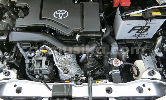 Acheter Occasion Voiture Toyota Vitz Blanc à Beitbridge, Matabeleland South Acheter Occasion Voiture Toyota Vitz Blanc à Beitbridge, Matabeleland South