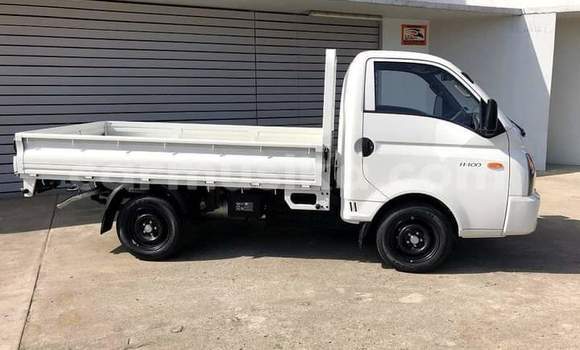Tenga Tsaru Hyundai H200 Chena Mota in Beitbridge in Matabeleland South Tenga Tsaru Hyundai H200 Chena Mota in Beitbridge in Matabeleland South