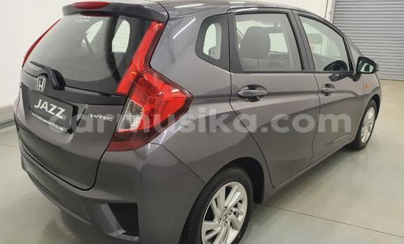 Buy Used Honda Jazz Silver Car in Beitbridge in Matabeleland South Buy Used Honda Jazz Silver Car in Beitbridge in Matabeleland South