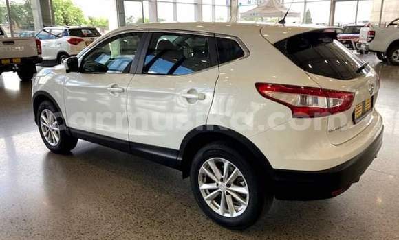 Buy Used Nissan Qashqai White Car in Beitbridge in Matabeleland South Buy Used Nissan Qashqai White Car in Beitbridge in Matabeleland South