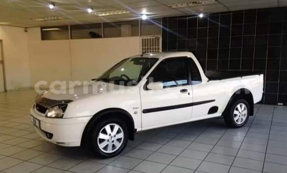 Tenga Tsaru Ford Escort Chena Mota in Beitbridge in Matabeleland South