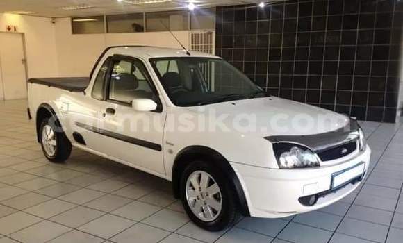 Tenga Tsaru Ford Escort Chena Mota in Beitbridge in Matabeleland South Tenga Tsaru Ford Escort Chena Mota in Beitbridge in Matabeleland South