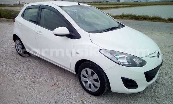 Acheter Occasion Voiture Mazda 2 Blanc à Beitbridge, Matabeleland South