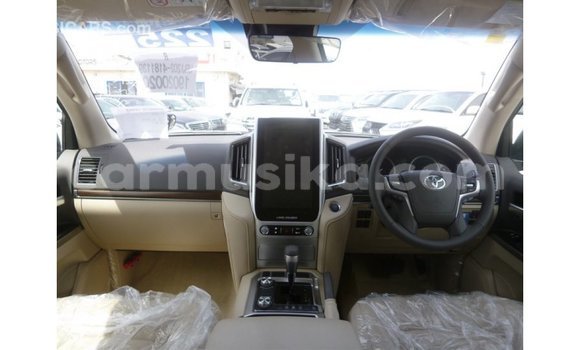 Tenga Imported Toyota Land Cruiser Nhema Mota in Import - Dubai in Harare Tenga Imported Toyota Land Cruiser Nhema Mota in Import - Dubai in Harare