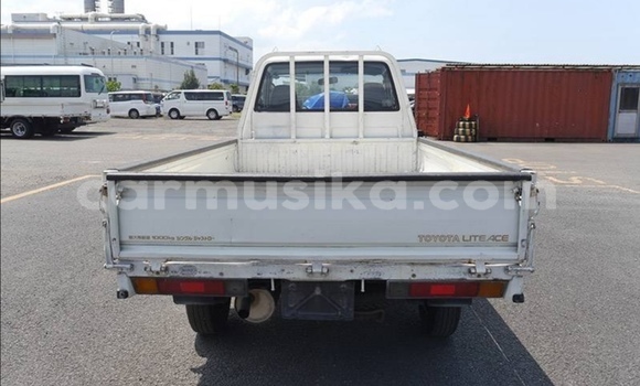Acheter Occasion Utilitaire Toyota LITEACE Blanc à Beitbridge, Matabeleland South Acheter Occasion Utilitaire Toyota LITEACE Blanc à Beitbridge, Matabeleland South