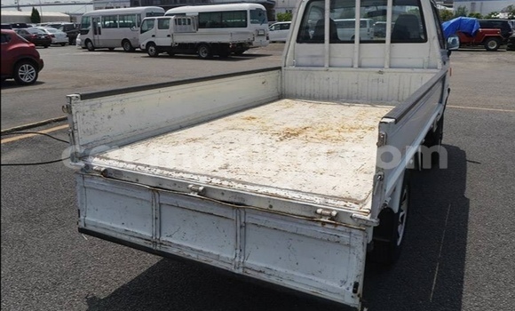 Acheter Occasion Utilitaire Toyota LITEACE Blanc à Beitbridge, Matabeleland South Acheter Occasion Utilitaire Toyota LITEACE Blanc à Beitbridge, Matabeleland South