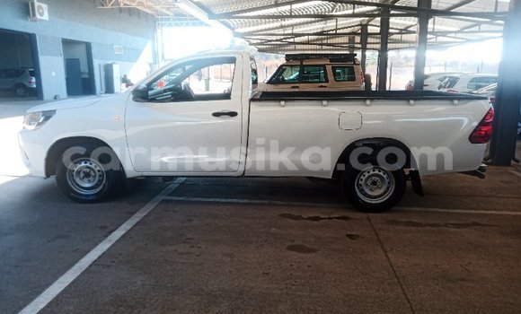 Acheter Occasion Voiture Toyota Hilux Blanc à Beitbridge, Matabeleland South Acheter Occasion Voiture Toyota Hilux Blanc à Beitbridge, Matabeleland South