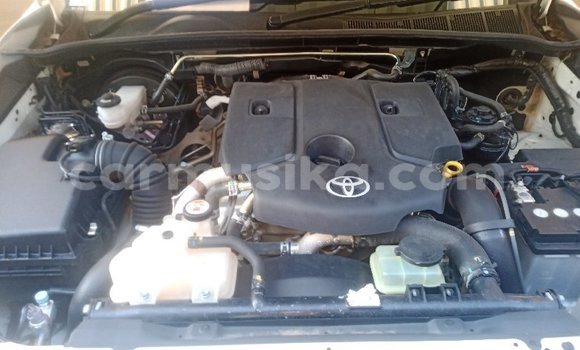 Acheter Occasion Voiture Toyota Hilux Blanc à Beitbridge, Matabeleland South Acheter Occasion Voiture Toyota Hilux Blanc à Beitbridge, Matabeleland South