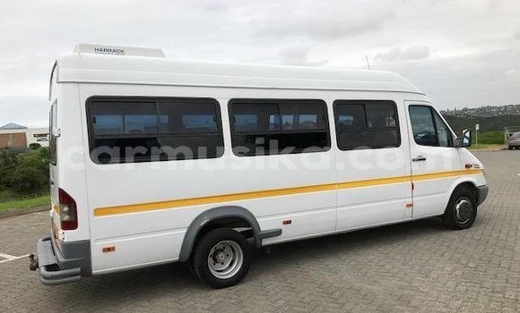 Buy Used Mercedes‒Benz Vito White Car in Harare in Harare Buy Used Mercedes‒Benz Vito White Car in Harare in Harare