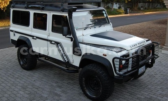 Tenga Tsaru Land Rover Defender Chena Mota in Harare in Harare