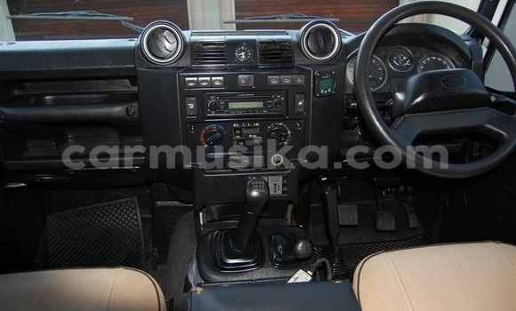 Buy Used Land Rover Defender White Car in Harare in Harare Buy Used Land Rover Defender White Car in Harare in Harare