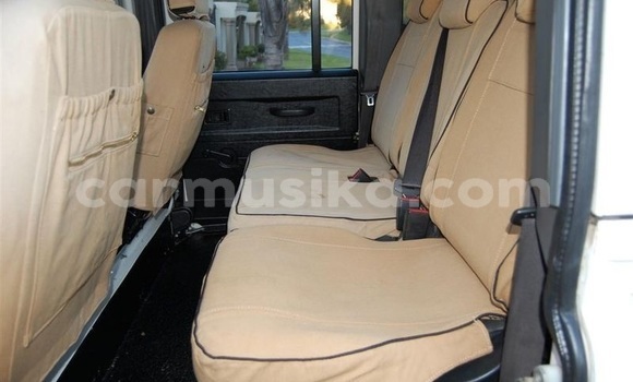 Buy Used Land Rover Defender White Car in Harare in Harare Buy Used Land Rover Defender White Car in Harare in Harare