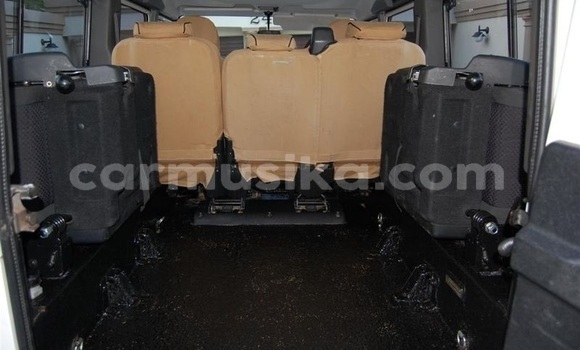 Buy Used Land Rover Defender White Car in Harare in Harare Buy Used Land Rover Defender White Car in Harare in Harare