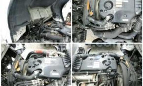 Tenga Tsaru Isuzu Elf Chena Rori in Beitbridge in Matabeleland South Tenga Tsaru Isuzu Elf Chena Rori in Beitbridge in Matabeleland South