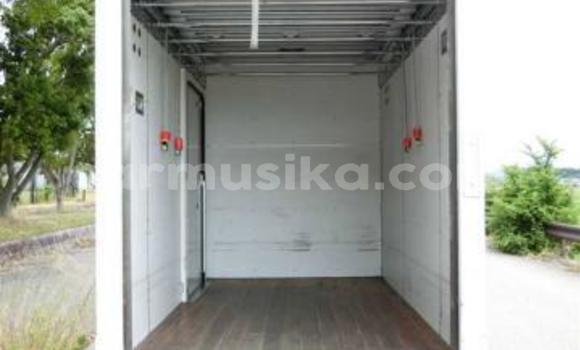 Tenga Tsaru Isuzu Elf Chena Rori in Beitbridge in Matabeleland South Tenga Tsaru Isuzu Elf Chena Rori in Beitbridge in Matabeleland South