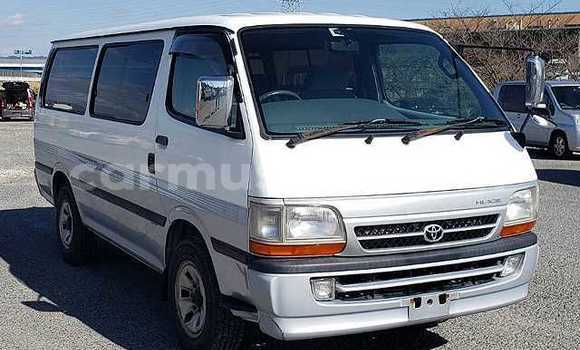 Acheter Occasion Voiture Toyota Grand HiAce Gris à Beitbridge, Matabeleland South Acheter Occasion Voiture Toyota Grand HiAce Gris à Beitbridge, Matabeleland South