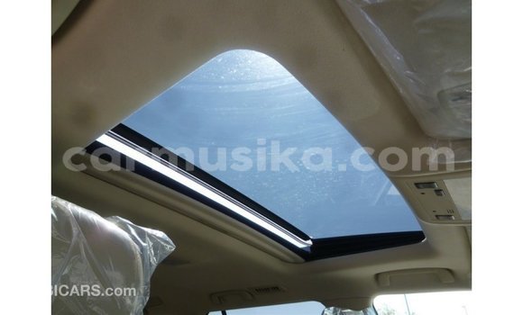 Nunua Imported Toyota Land Cruiser Nyeupe Gari ndani ya Import - Dubai nchini Harare Nunua Imported Toyota Land Cruiser Nyeupe Gari ndani ya Import - Dubai nchini Harare
