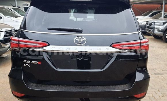 Acheter Occasion Voiture Toyota Fortuner Noir à Beitbridge, Matabeleland South Acheter Occasion Voiture Toyota Fortuner Noir à Beitbridge, Matabeleland South