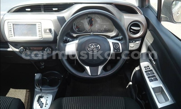 Acheter Occasion Voiture Toyota Vitz Gris à Beitbridge, Matabeleland South Acheter Occasion Voiture Toyota Vitz Gris à Beitbridge, Matabeleland South