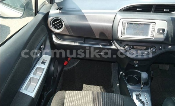 Acheter Occasion Voiture Toyota Vitz Gris à Beitbridge, Matabeleland South Acheter Occasion Voiture Toyota Vitz Gris à Beitbridge, Matabeleland South