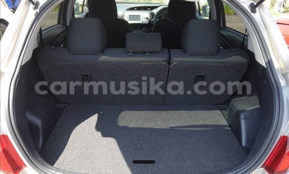 Acheter Occasion Voiture Toyota Vitz Gris à Beitbridge, Matabeleland South Acheter Occasion Voiture Toyota Vitz Gris à Beitbridge, Matabeleland South