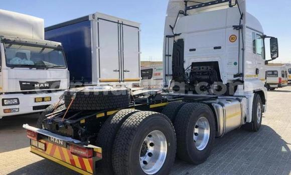 Buy Used Man D20 White Truck in Glen View in Harare