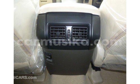 Acheter Import Voiture Toyota Prado Blanc à Import - Dubai, Harare Acheter Import Voiture Toyota Prado Blanc à Import - Dubai, Harare