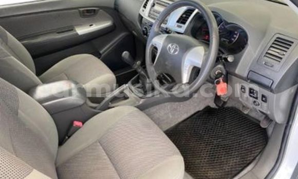 Tenga Tsaru Toyota Hilux Chena Mota in Beitbridge in Matabeleland South Tenga Tsaru Toyota Hilux Chena Mota in Beitbridge in Matabeleland South