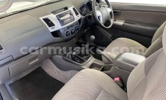 Tenga Tsaru Toyota Hilux Chena Mota in Beitbridge in Matabeleland South Tenga Tsaru Toyota Hilux Chena Mota in Beitbridge in Matabeleland South