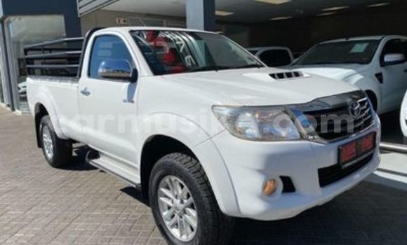 Tenga Tsaru Toyota Hilux Chena Mota in Beitbridge in Matabeleland South Tenga Tsaru Toyota Hilux Chena Mota in Beitbridge in Matabeleland South