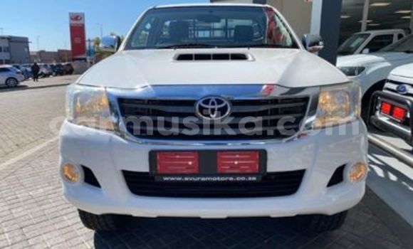 Tenga Tsaru Toyota Hilux Chena Mota in Beitbridge in Matabeleland South Tenga Tsaru Toyota Hilux Chena Mota in Beitbridge in Matabeleland South