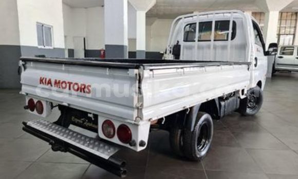 Acheter Occasion Voiture Kia K7 Blanc à Beitbridge, Matabeleland South Acheter Occasion Voiture Kia K7 Blanc à Beitbridge, Matabeleland South