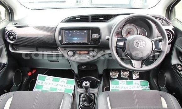 Acheter Occasion Voiture Toyota Vitz Blanc à Beitbridge, Matabeleland South Acheter Occasion Voiture Toyota Vitz Blanc à Beitbridge, Matabeleland South