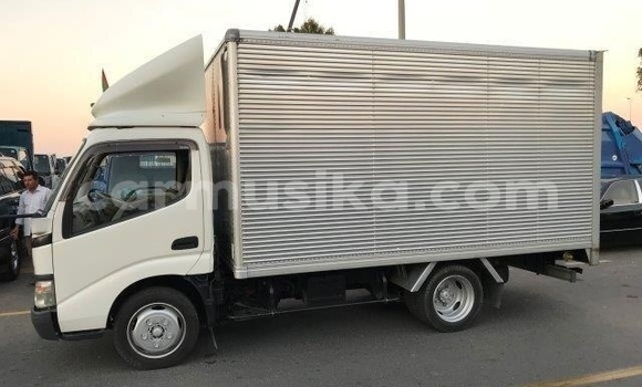 Acheter Occasion Voiture Toyota Dyna Gris à Beitbridge, Matabeleland South Acheter Occasion Voiture Toyota Dyna Gris à Beitbridge, Matabeleland South