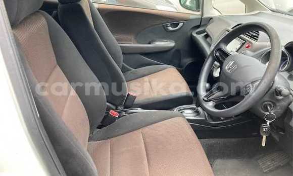 Tenga Tsaru Honda Fit Shuttle Chena Mota in Beitbridge in Matabeleland South Tenga Tsaru Honda Fit Shuttle Chena Mota in Beitbridge in Matabeleland South