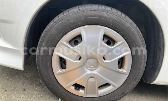 Tenga Tsaru Honda Fit Shuttle Chena Mota in Beitbridge in Matabeleland South Tenga Tsaru Honda Fit Shuttle Chena Mota in Beitbridge in Matabeleland South