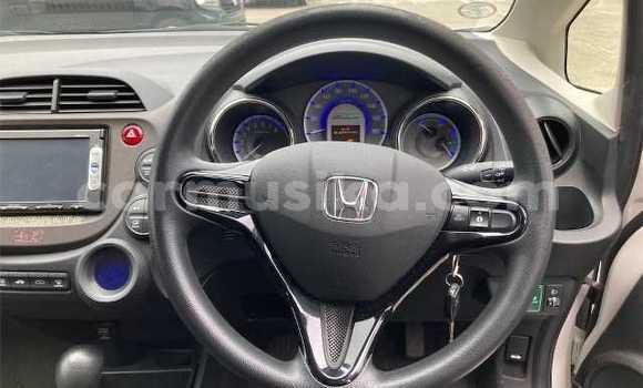 Tenga Tsaru Honda Fit Shuttle Chena Mota in Beitbridge in Matabeleland South Tenga Tsaru Honda Fit Shuttle Chena Mota in Beitbridge in Matabeleland South