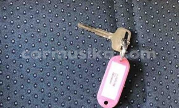 Buy Used Toyota Vitz Blue Car in Beitbridge in Matabeleland South Buy Used Toyota Vitz Blue Car in Beitbridge in Matabeleland South