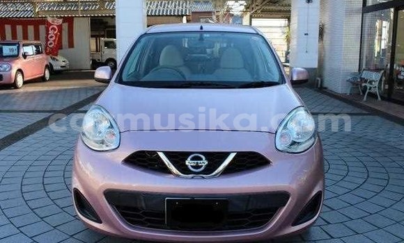 Acheter Occasion Voiture Nissan March Beige à Beitbridge, Matabeleland South