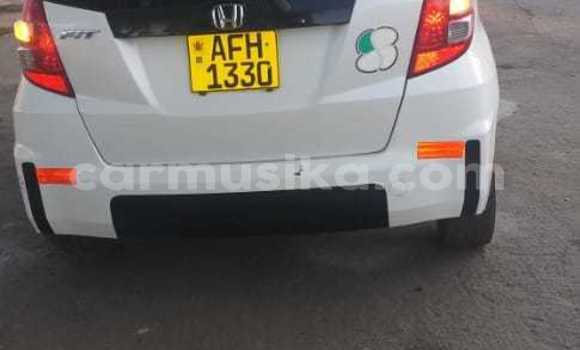 Buy Used Honda Fit White Car in Harare in Harare Buy Used Honda Fit White Car in Harare in Harare