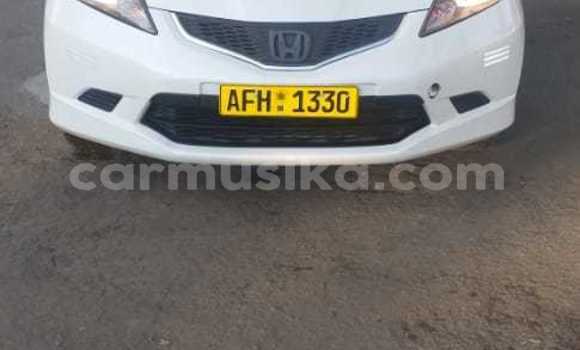 Buy Used Honda Fit White Car in Harare in Harare Buy Used Honda Fit White Car in Harare in Harare