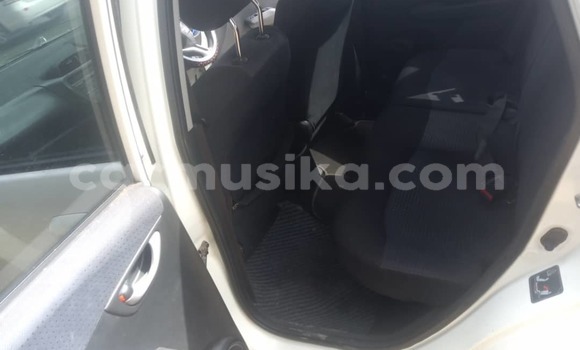 Buy Used Honda Fit White Car in Harare in Harare Buy Used Honda Fit White Car in Harare in Harare