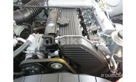 Nunua Imported Toyota Land Cruiser Nyeupe Gari ndani ya Import - Dubai nchini Harare Nunua Imported Toyota Land Cruiser Nyeupe Gari ndani ya Import - Dubai nchini Harare