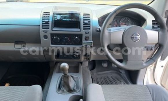 Nunua Ilio tumika Nissan Navara Nyeupe Gari ndani ya Beitbridge nchini Matabeleland Kusini Nunua Ilio tumika Nissan Navara Nyeupe Gari ndani ya Beitbridge nchini Matabeleland Kusini