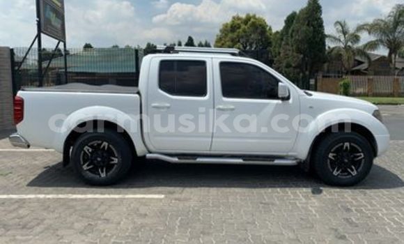 Nunua Ilio tumika Nissan Navara Nyeupe Gari ndani ya Beitbridge nchini Matabeleland Kusini Nunua Ilio tumika Nissan Navara Nyeupe Gari ndani ya Beitbridge nchini Matabeleland Kusini