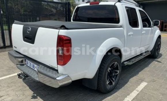Nunua Ilio tumika Nissan Navara Nyeupe Gari ndani ya Beitbridge nchini Matabeleland Kusini Nunua Ilio tumika Nissan Navara Nyeupe Gari ndani ya Beitbridge nchini Matabeleland Kusini