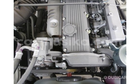 Nunua Imported Toyota Land Cruiser Nyeupe Gari ndani ya Import - Dubai nchini Harare Nunua Imported Toyota Land Cruiser Nyeupe Gari ndani ya Import - Dubai nchini Harare