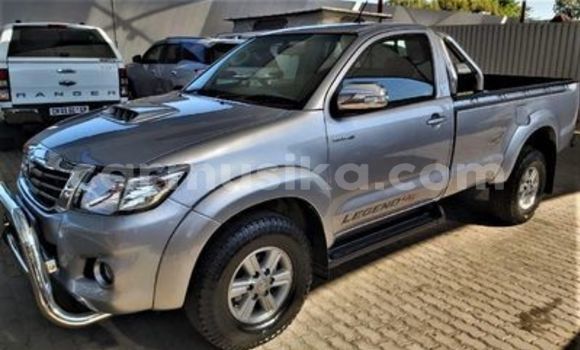 Nunua Ilio tumika Toyota Hilux Fedha Gari ndani ya Beitbridge nchini Matabeleland Kusini